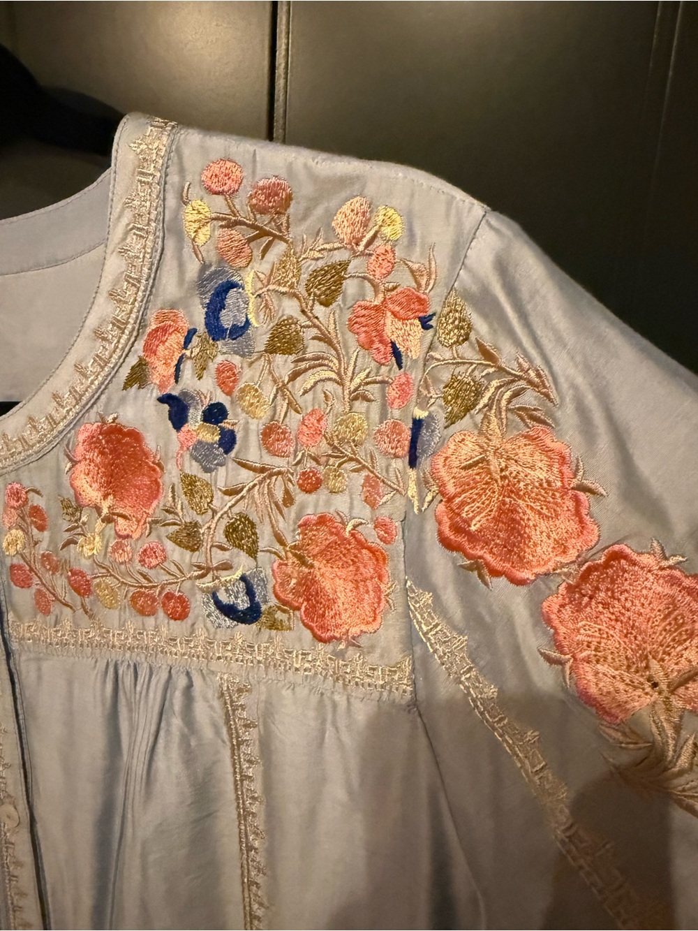 🪷 Sundance Women’s Silk-Blend Light Blue Embroidered Floral Peasant Top - Picture 6 of 13